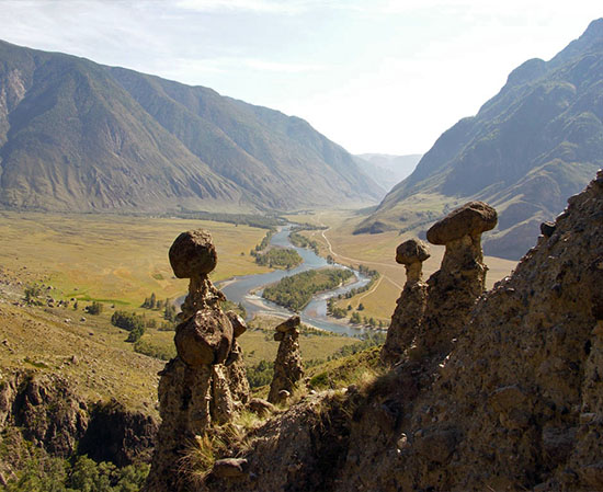 Каменные грибы долины Чулышман на Алтае