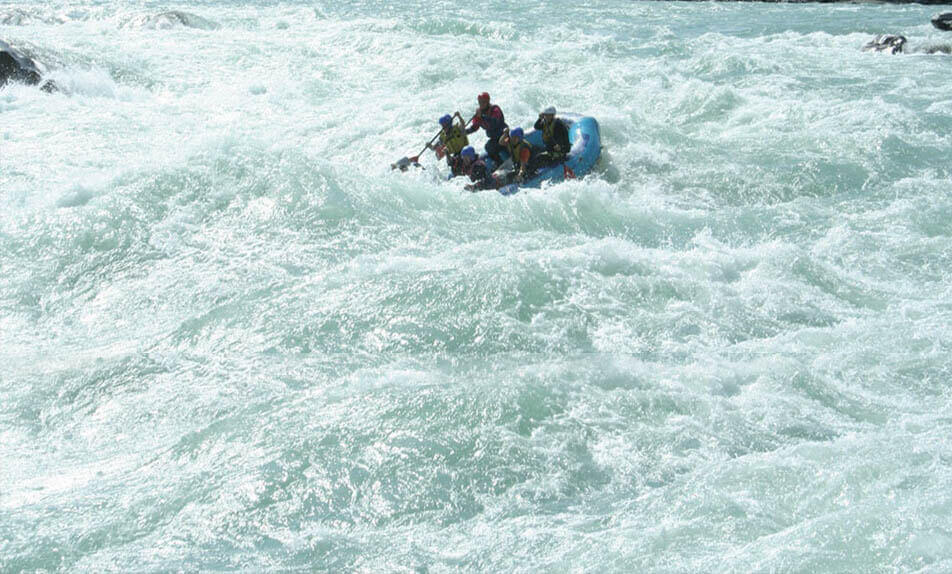 Rafting auf dem Mittellauf des Katun Flusses