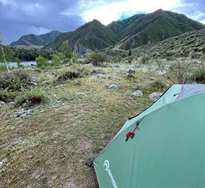 Ночёвка в палатках на Алтае
