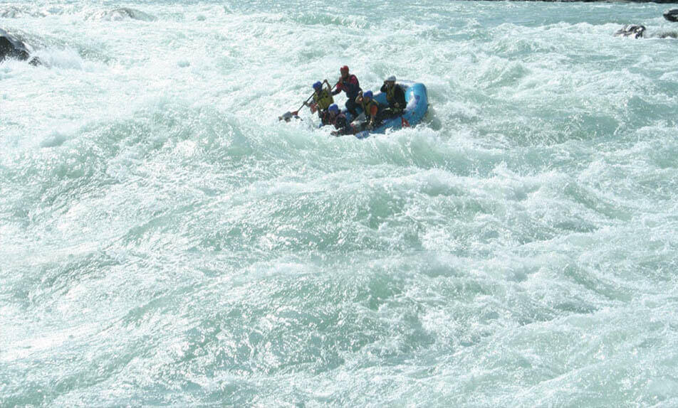 Whitewater rafting in Altai